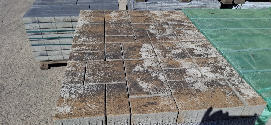 Výprodej- dlažba zámková Kombi 8cm elegant láv. šedý melír (8 vrst) zal. na pal. 18681 - Výprodejové zboží Betonové dlažby