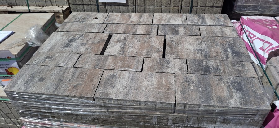 Výprodej - dlažba zámková 7 kombi San Vito, Capua 2.jak. (pal. 9 vrstev,zál.na pal. 2868) - Výprodejové zboží Betonové dlažby