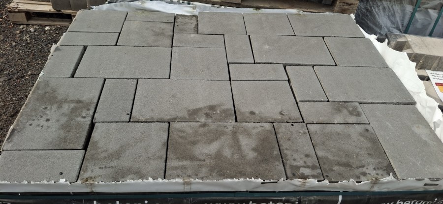 Výprodej - dlažba zámková KOMBI 6 přírodní záloha na pal. 2871 (10vrstev) Výprodej - dlažba zámková KOMBI 6 přírodní záloha na pal. 2871 (10vrstev) - Výprodejové zboží Betonové dlažby