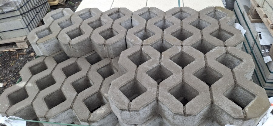 Výprodej - dlažba zatravňovací 60x40x10cm přírodní (32) 2.jak. - Výprodejové zboží Betonové výrobky