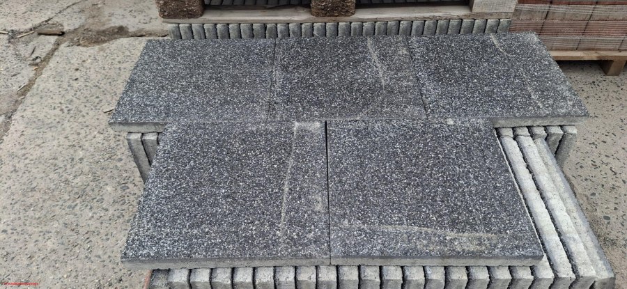 Výprodej - dlažba zahradní LA LINIA 40,5x40,5x3,8cm antracit(56)zal.pal. 2868 - Výprodejové zboží Betonové dlažby