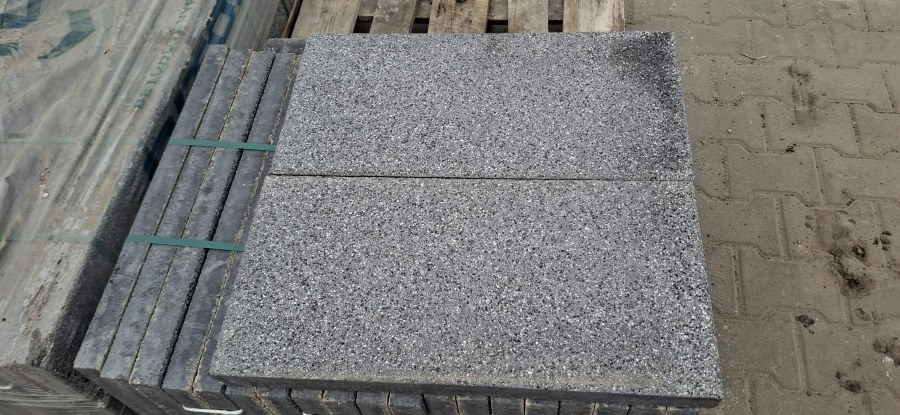 Výprodej- dlažba zahradnÍ 60x30x4cm černá 2.jakost ,paleta 2868 - Výprodejové zboží Betonové dlažby