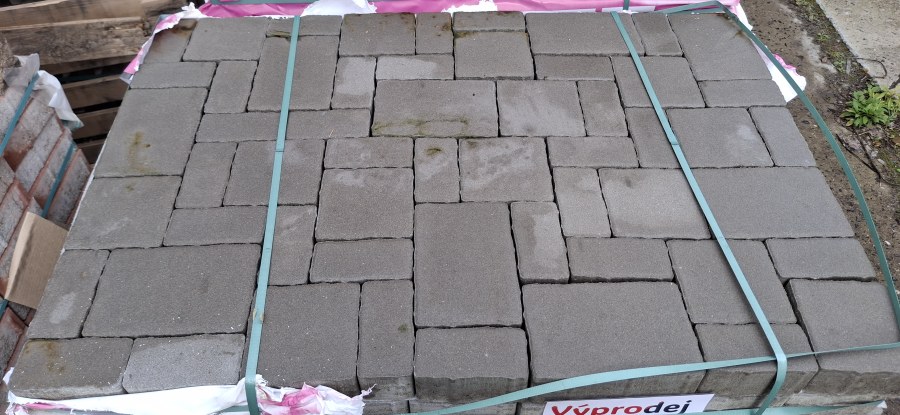 Výprodej - dlažba zámková KOMBI přírodní 6 cm 2 jak. vrstva 0,86m2 záloha na pal.2868 - Výprodejové zboží Betonové dlažby