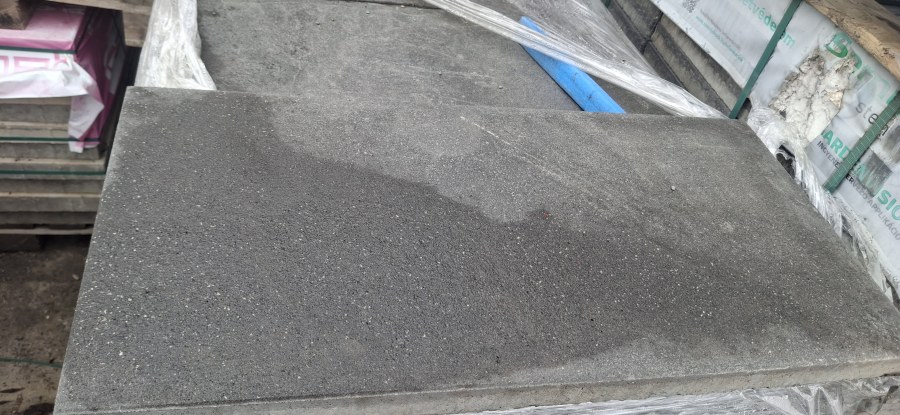 Výprodej - dlažba velkopl. CARAT MONDEGO safírově šedá 80,5x40,5x4,2cm zal.na paletu 2868 Výprodej - dlažba velkopl. CARAT MONDEGO safírově šedá 80,5x40,5x4,2cm zal.na paletu 2868 - Výprodejové zboží Betonové dlažby