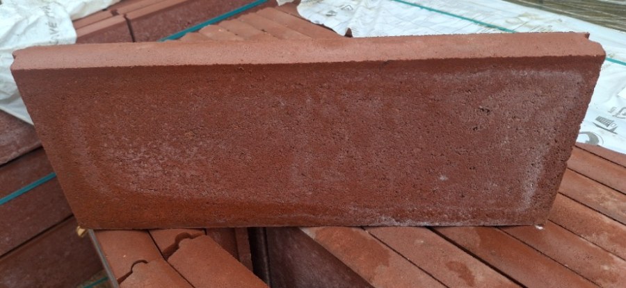 Výprodej - obrubník zahradní 50x20x5cm červený (108) 2.jak. pal.2868 Výprodej - obrubník zahradní 50x20x5cm červený (108) 2.jak. pal.2868 - Výprodejové zboží Betonové výrobky Obrubníky