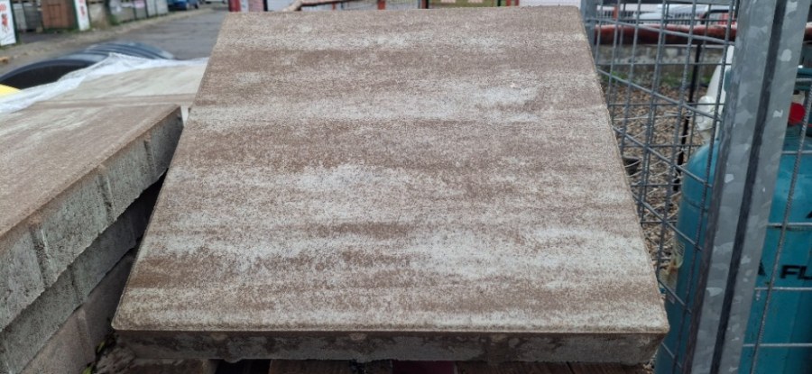 Výprodej - dlažba zahradní 40x40x5cm LATTE 2.jak. (54) paleta zal.2868 - Výprodejové zboží Betonové dlažby