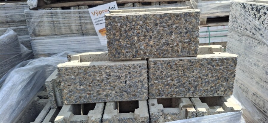Výprodej - tvarovka průběžná Grio 40x20x20 cm vymývaná (60) pal.nevr.228756 Výprodej - tvarovka průběžná Grio 40x20x20 cm vymývaná (60) pal.nevr.228756 - Výprodejové zboží Betonové výrobky