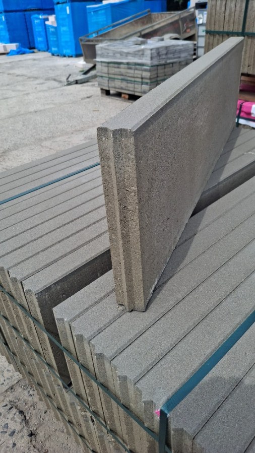 Výprodej - obrubník zahradní 100x30x5cm přírodní 2.jak. (46) pal. 2868 Výprodej - obrubník zahradní 100x30x5cm přírodní 2.jak. (46) pal. 2868 - Výprodejové zboží Betonové výrobky