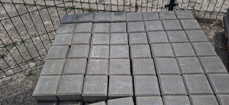Výprodej - dlažba 10x10x5 cm KOVOBLESK přírodní Výprodej - dlažba 10x10x5 cm KOVOBLESK přírodní - Výprodejové zboží Betonové dlažby